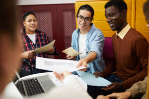 High-Paying Jobs for International Students in the Singapore No Experience Required